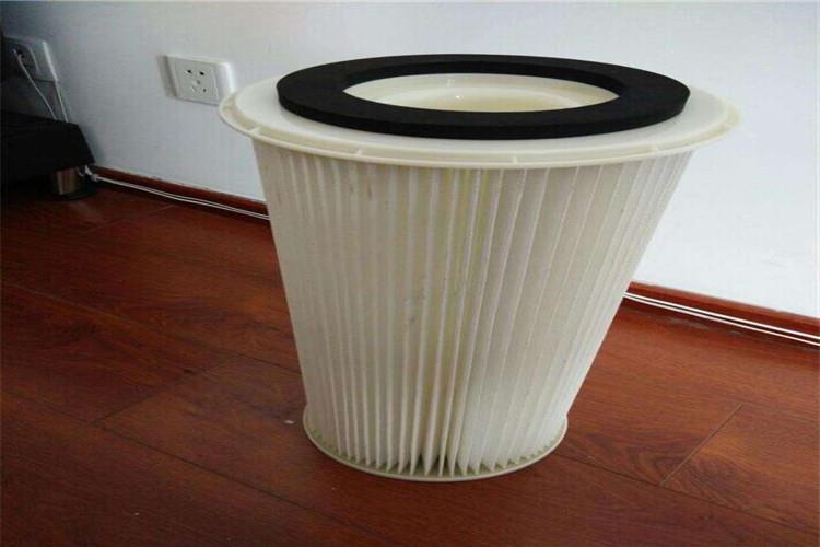 风机开云(中国)官方在线登录还有一个显著的特点就是，体积小净化面积相对于布袋除尘器来说要大很多，这主要是源于滤筒除尘器的滤筒呈褶皱状的无形中增加了过滤面积