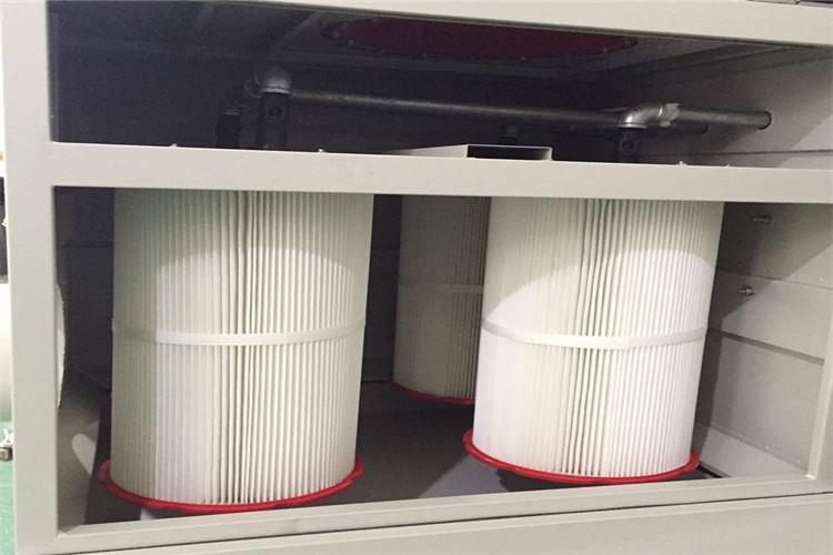 吸尘器开云(中国)官方在线登录将滤料的接口由以前的胶粘接和工业缝纫机接口方式全部改为超声波一体式焊接