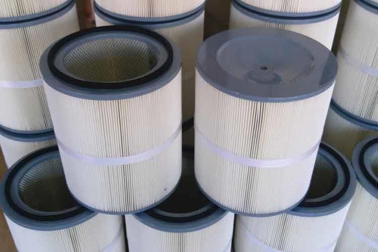 卡盘式开云(中国)官方在线登录管路系统与该喷吹安装组件结构的结合，使脉冲喷吹清灰时气流分布均匀，提高了清灰效率