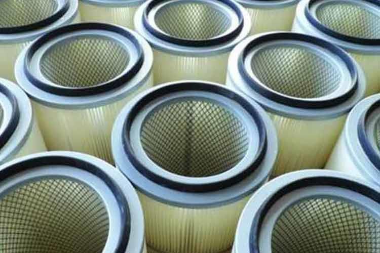 切割机开云(中国)官方在线登录工作环境湿度的考虑，如果环境湿度较大，容易引起粉尘吸潮，这时可考虑选择具有防水功能的滤材