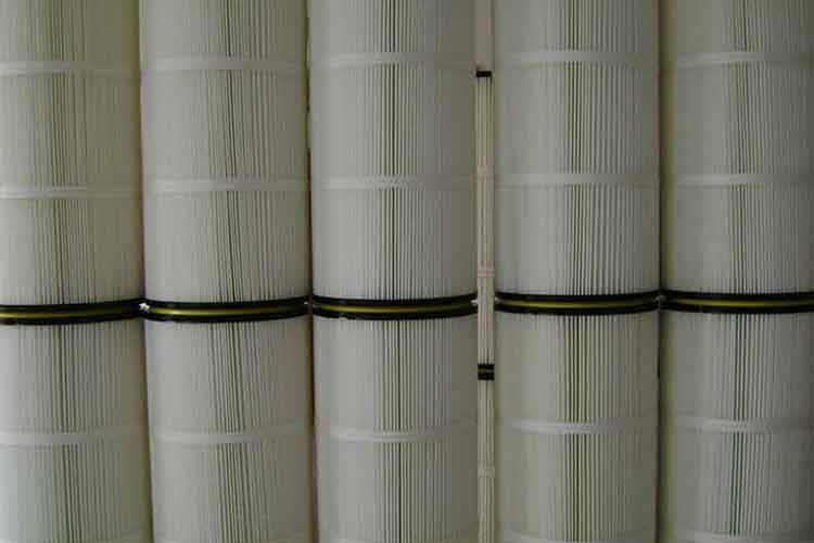 聚酯纤维开云(中国)官方在线登录停机后，在无引风的情况下仍应开动喷吹清灰机构